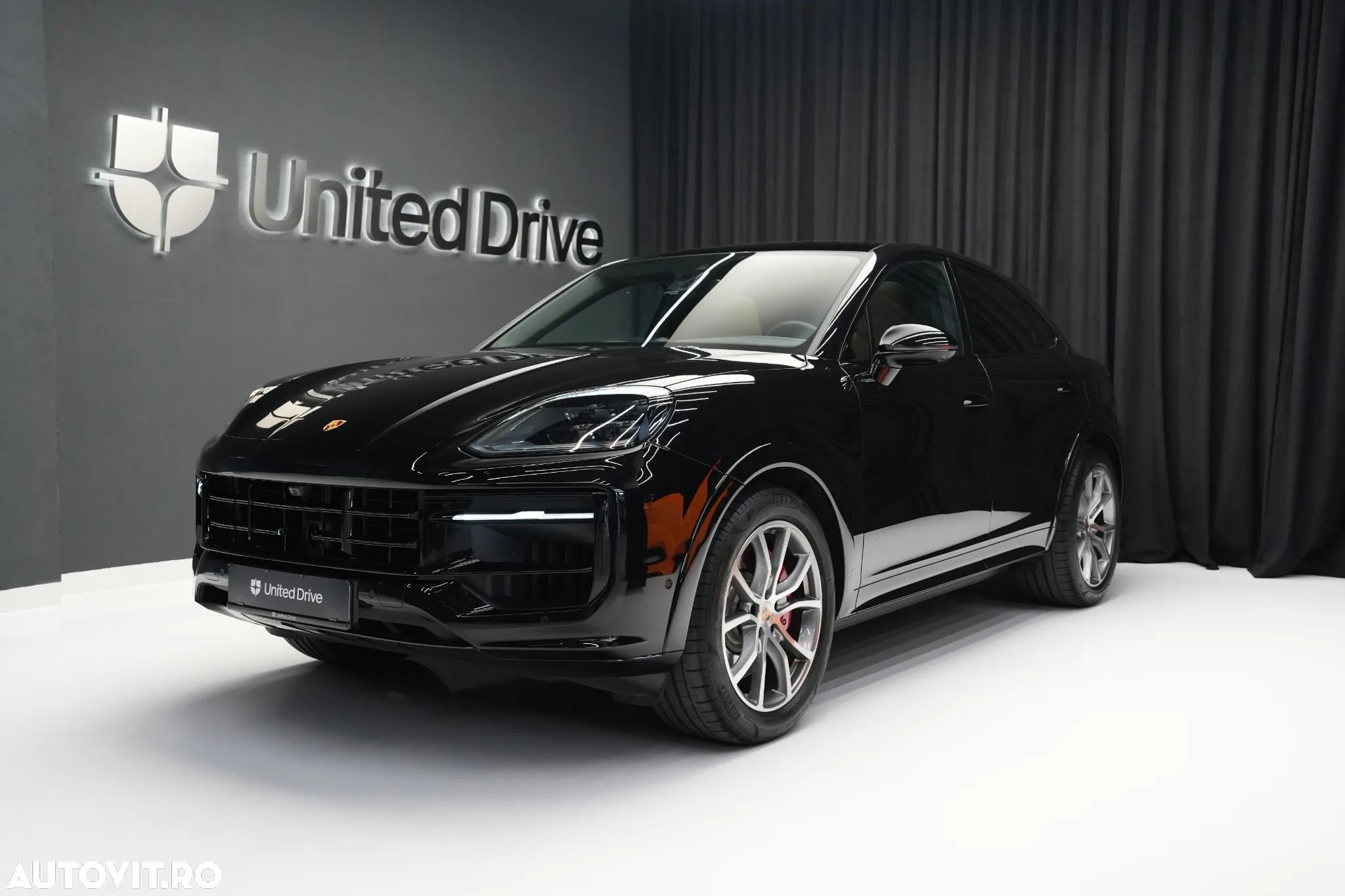 Porsche Cayenne S - 1