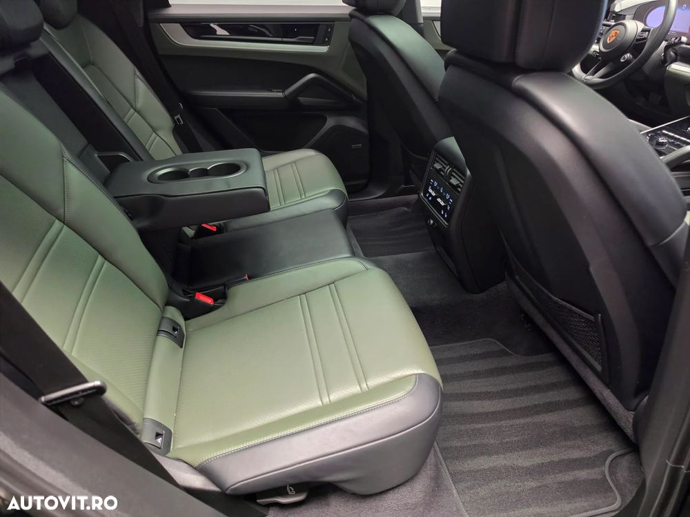 Porsche Cayenne Coupe Black Edition - 23