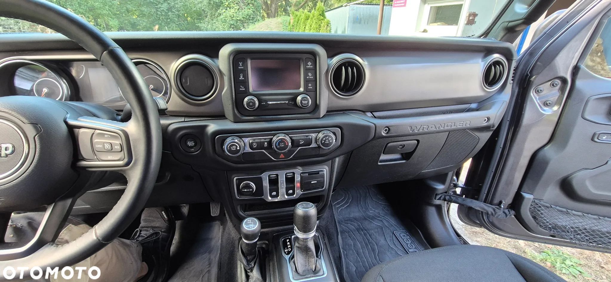 Jeep Wrangler - 26