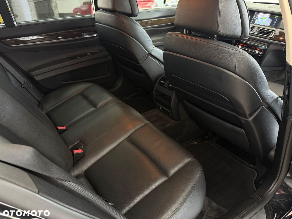 BMW Seria 7 730d - 30