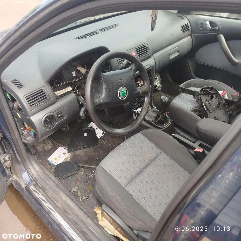 Skoda Octavia 1  na części . - 5