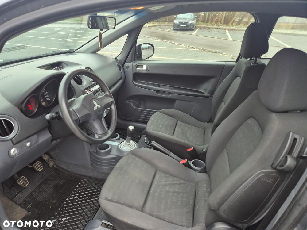 Mitsubishi Colt 1.3 Inform - 11