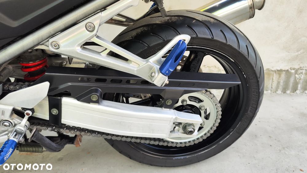 Yamaha FZS - 8