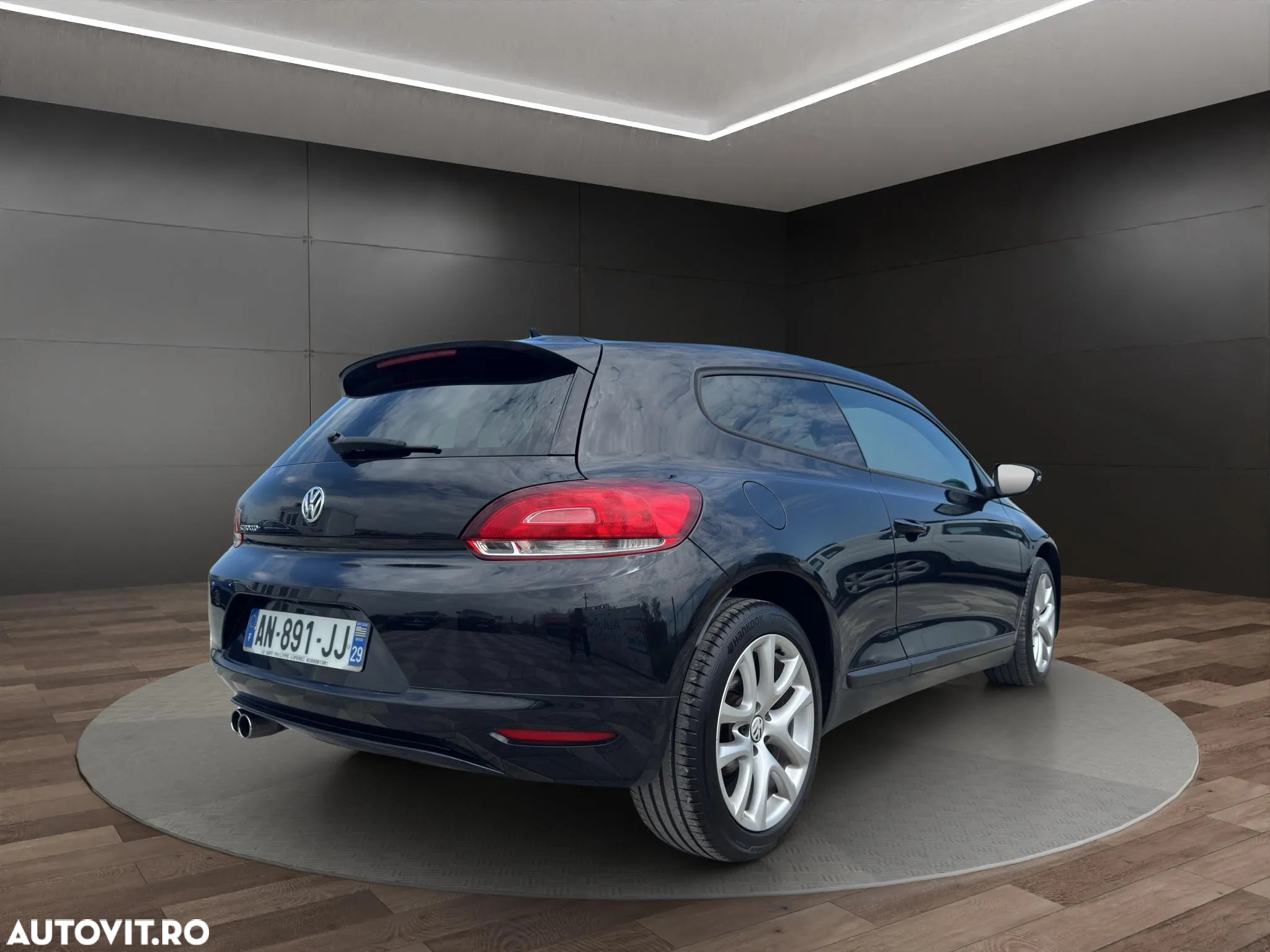 Volkswagen Scirocco 2.0 TDI DPF DSG - 4
