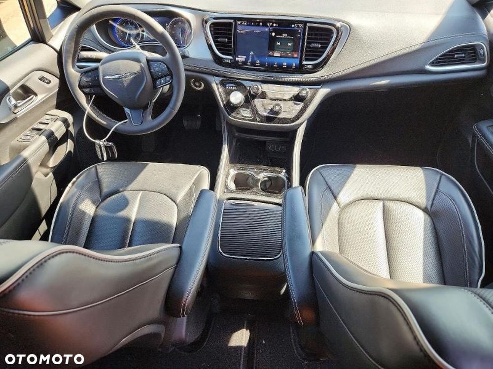 Chrysler Pacifica - 9