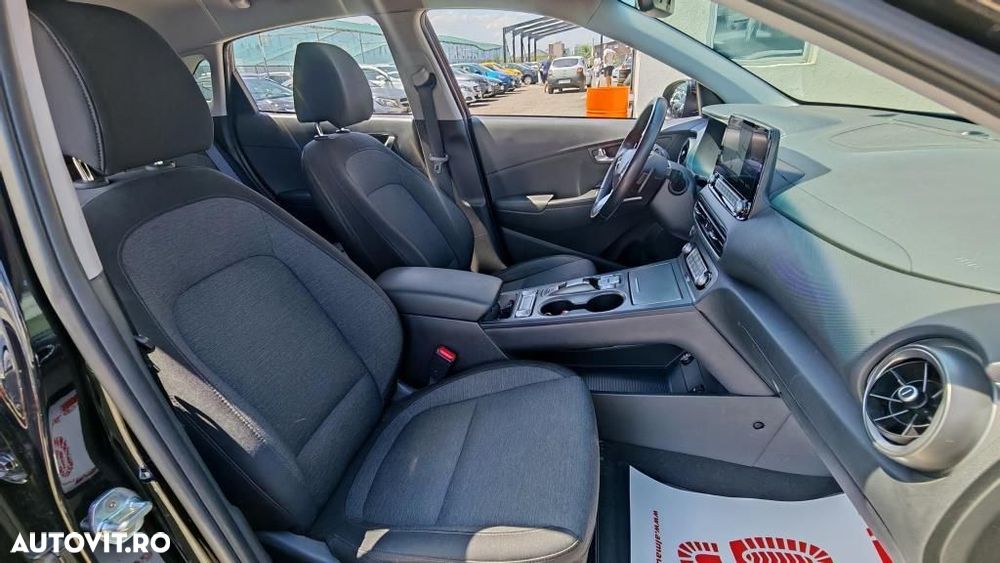 Hyundai KONA - 12