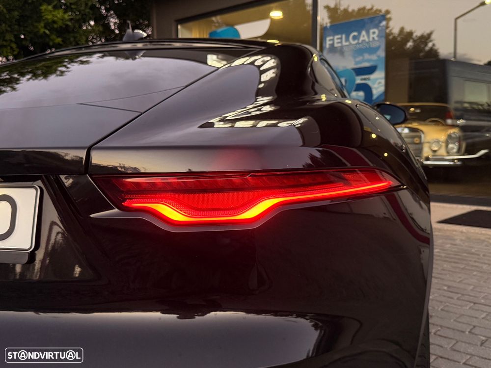 Jaguar F-Type 2.0 i4 R-Dynamic Black - 19