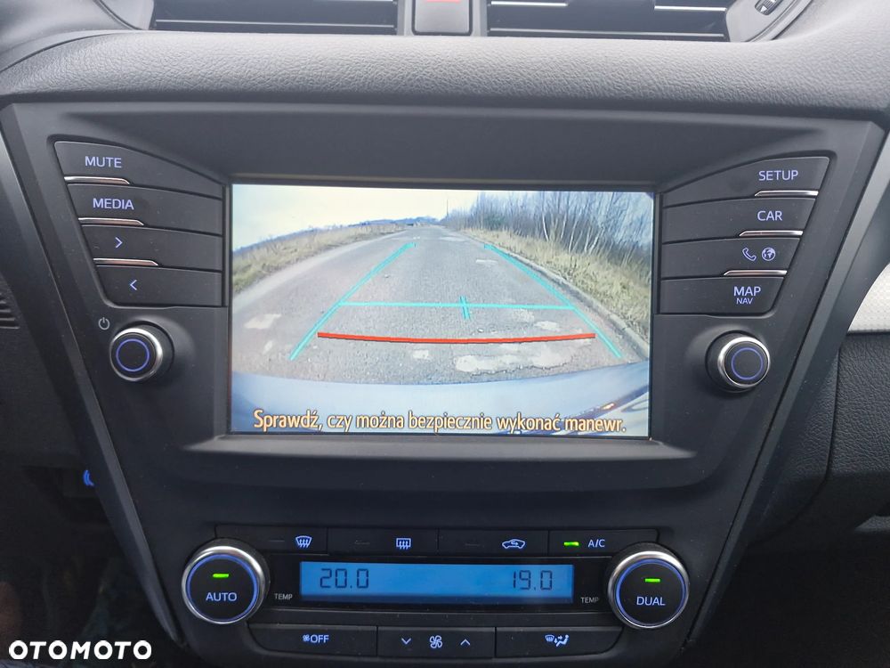 Toyota Avensis 2.0 D-4D Premium - 29