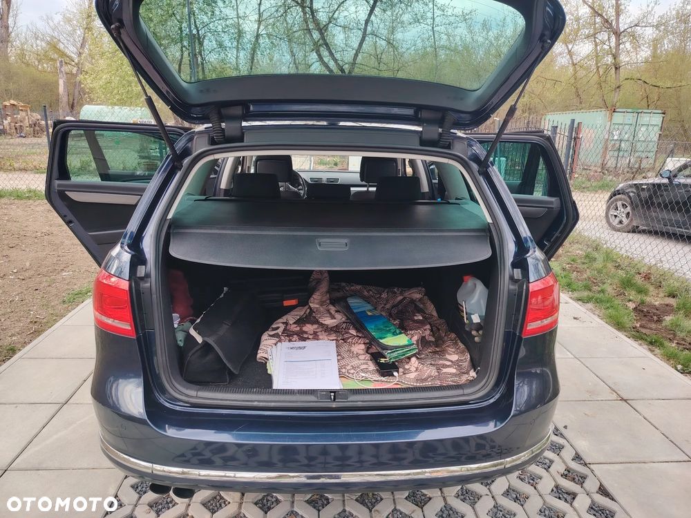 Volkswagen Passat - 12