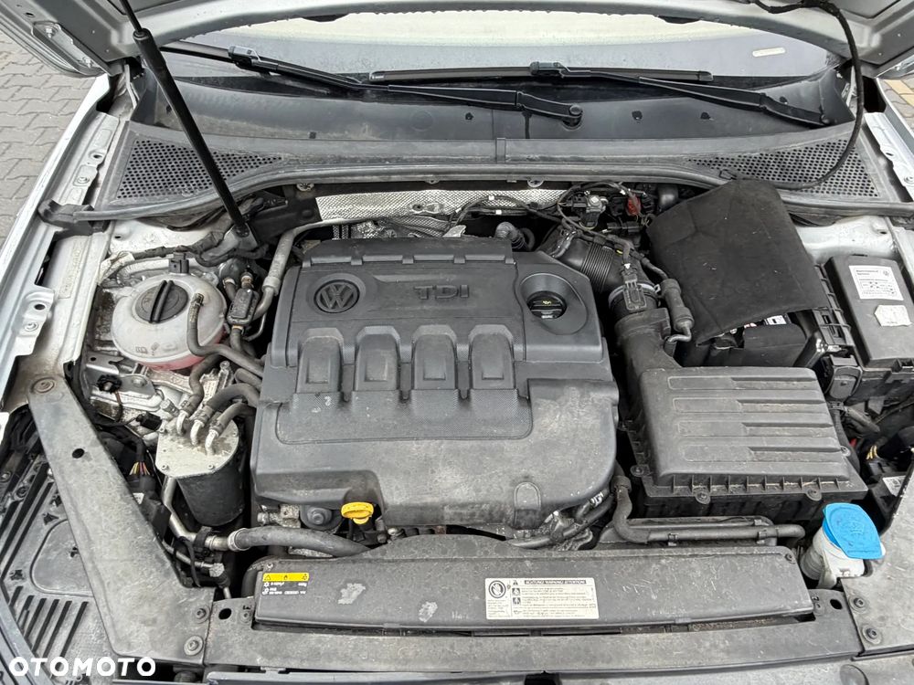 Volkswagen Passat 1.6 TDI (BlueMotion Technology) DSG Trendline - 16