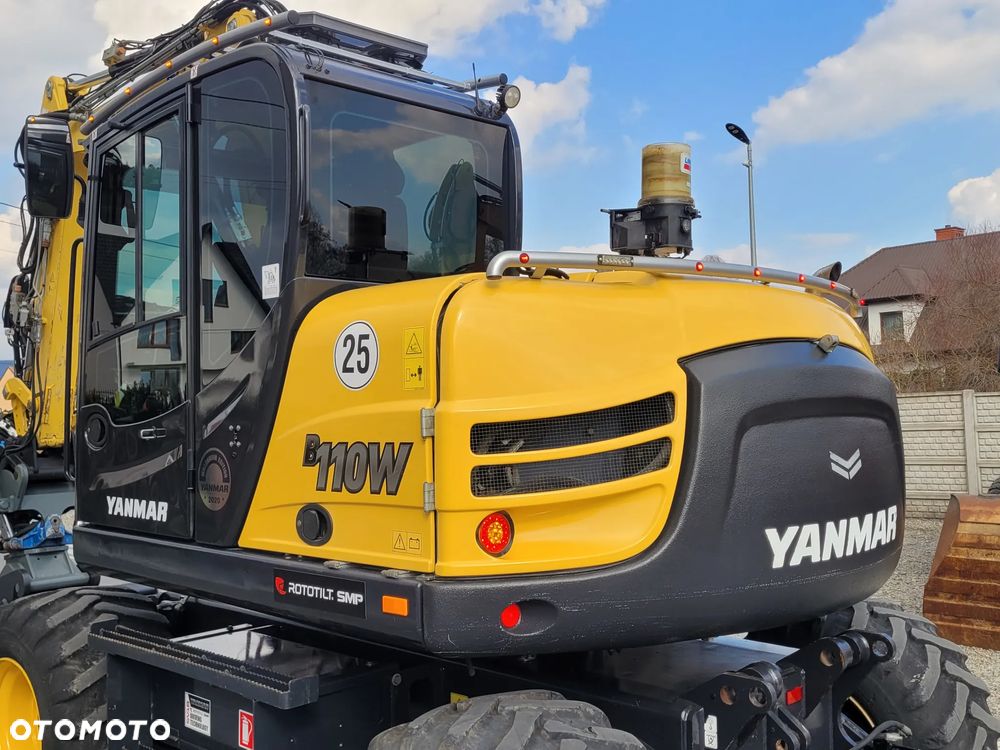 Yanmar B110W / ROTOTILT ze szczypcami / przyczepa / - 10