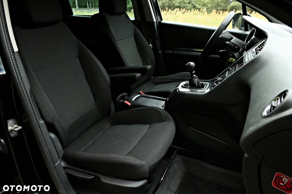 Peugeot 5008 HDI 150 Business-Line - 30