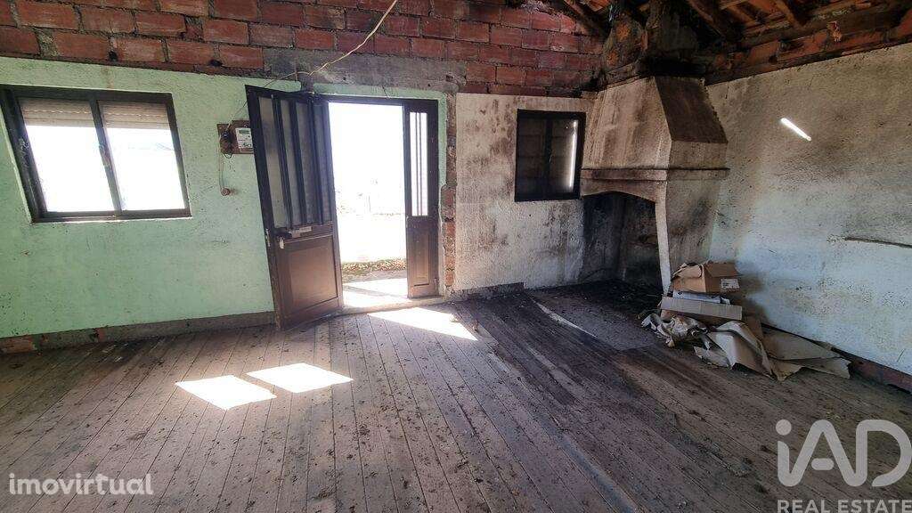 Moradia geminada em Vale de Azares - Grande imagem: 5/27