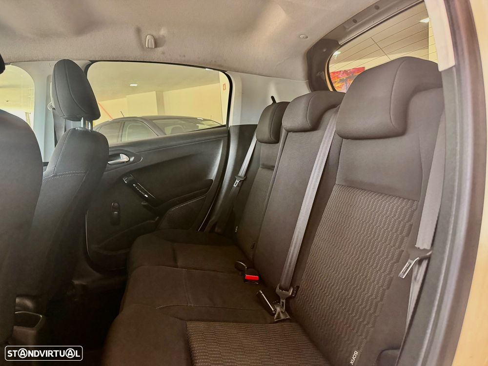 Peugeot 208 1.5 BlueHDi Signature - 8