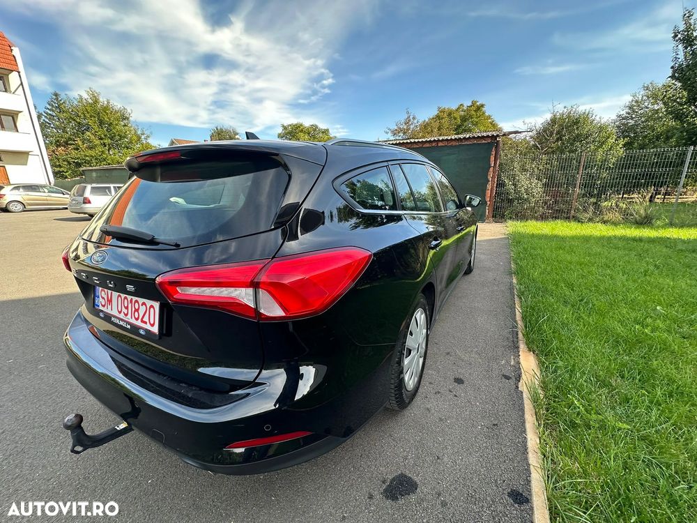 Ford Focus 1.0 EcoBoost 6MT MHEV Titanium X - 3