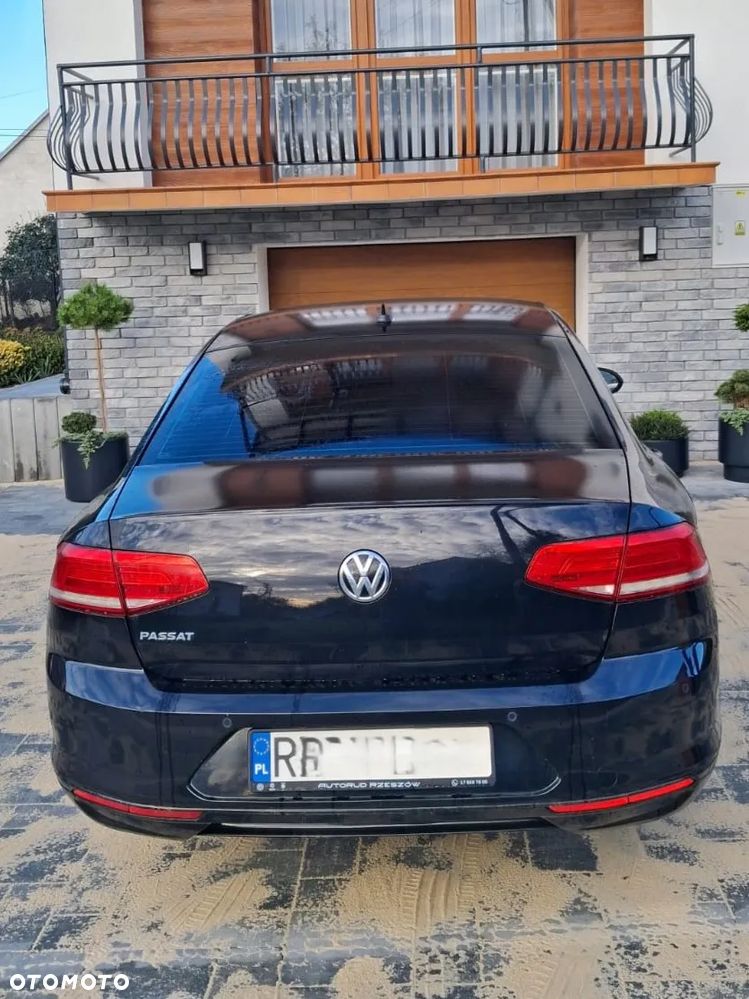 Volkswagen Passat - 2