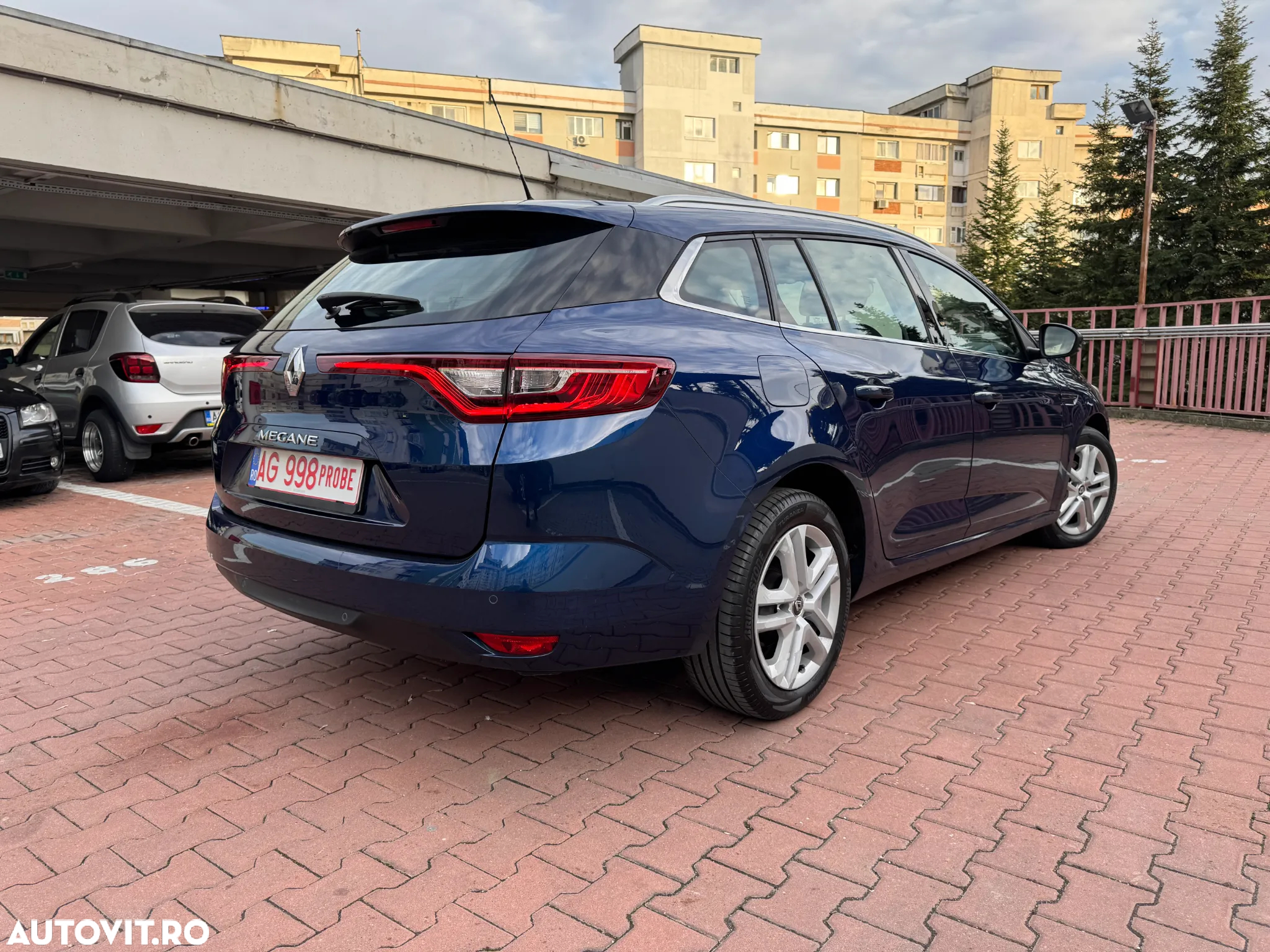 Renault Megane Grandtour BLUE dCi 115 BUSINESS EDITION - 31