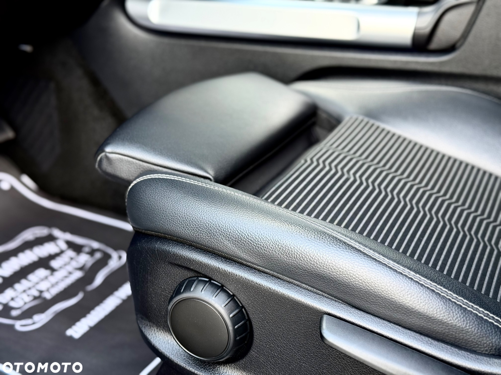 Mercedes-Benz GLB 220 d AMG Line 8G-DCT - 24