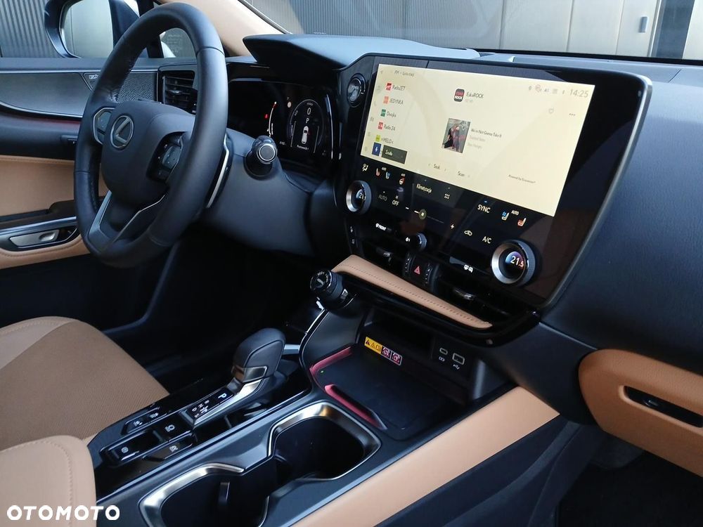 Lexus NX 350h Omotenashi AWD - 24