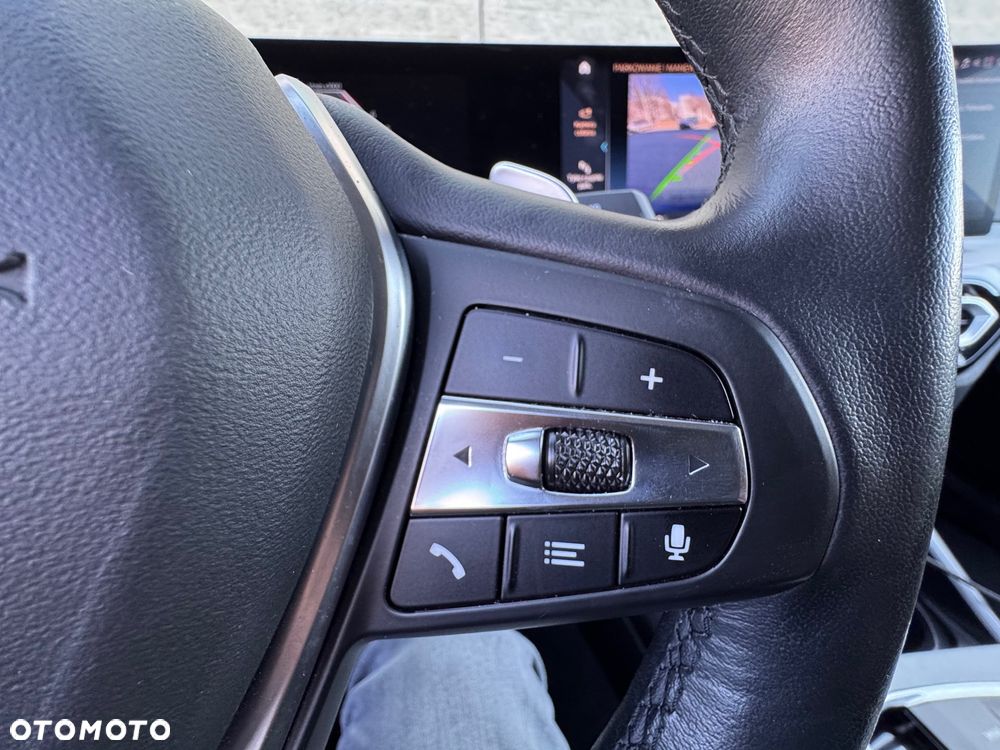 BMW Seria 3 320i xDrive M Sport - 29