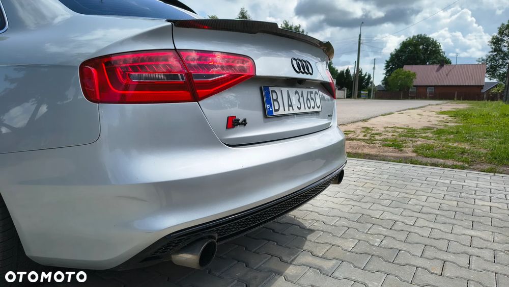 Audi A4 Limousine - 6