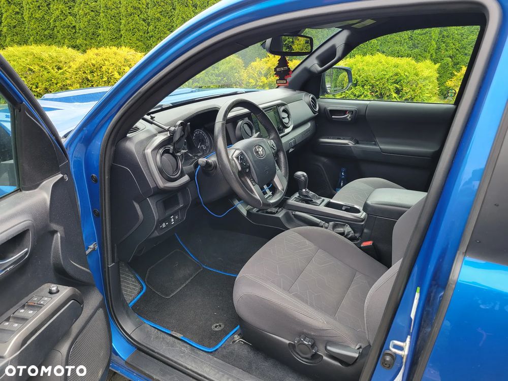 Toyota Tacoma - 9