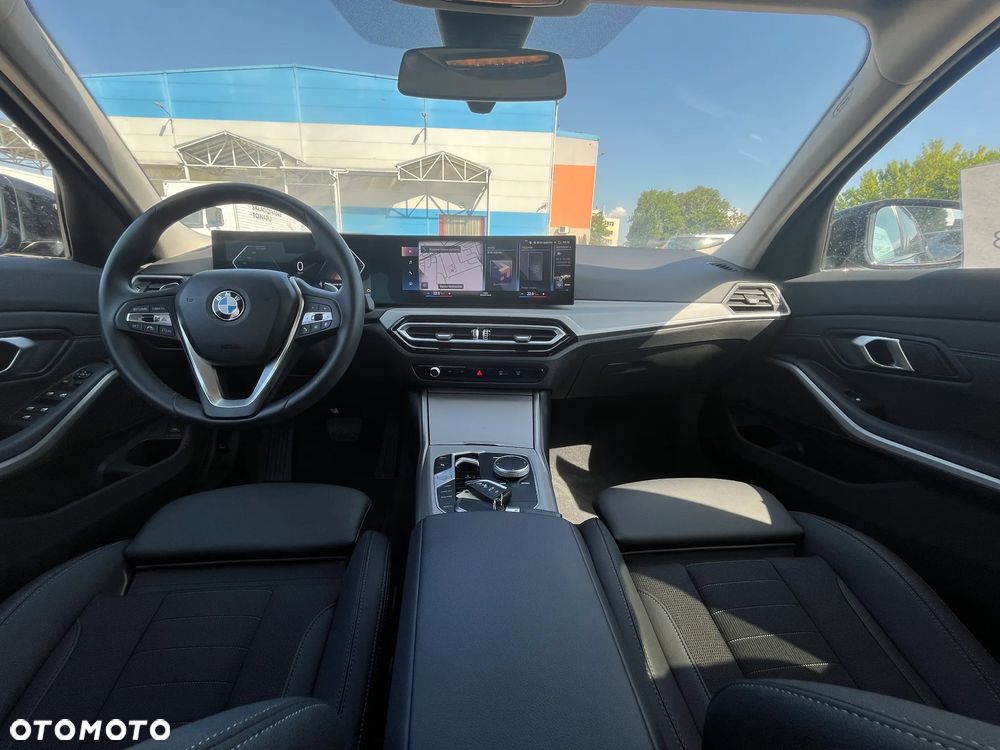BMW Seria 3 318d Touring Sport Line - 16