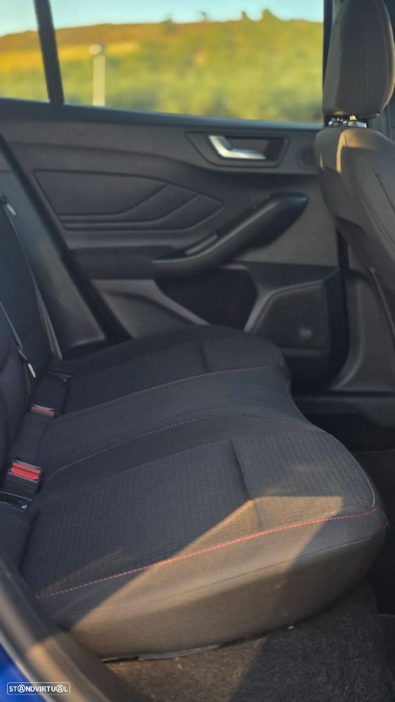 Ford Focus 1.0 EcoBoost Hybrid Aut. ST-LINE X - 32