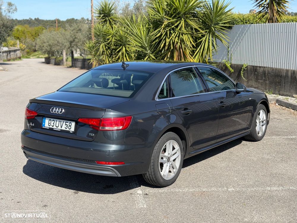 Audi A4 2.0 TDI S-line - 3