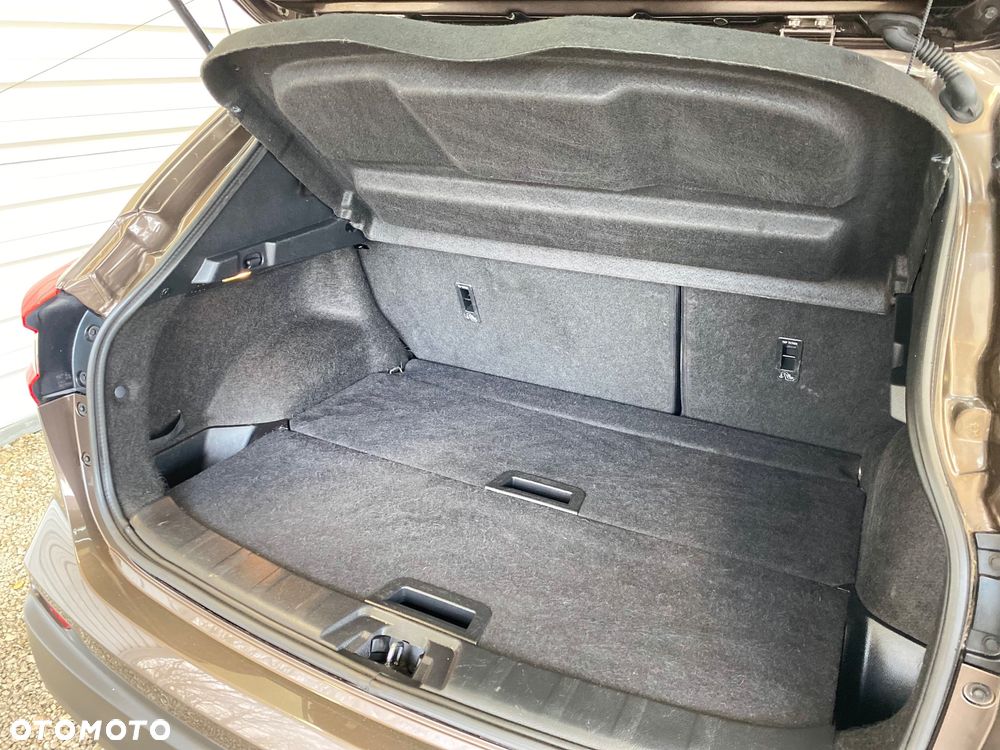 Nissan Qashqai 1.3 DIG-T TEKNA - 34