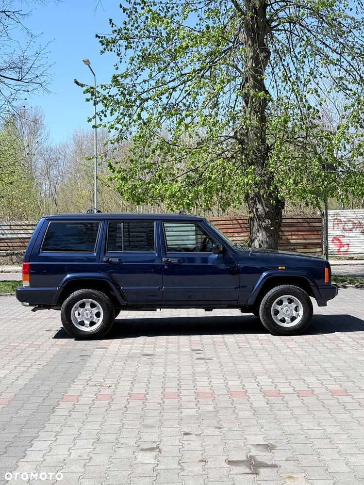 Jeep Cherokee - 3
