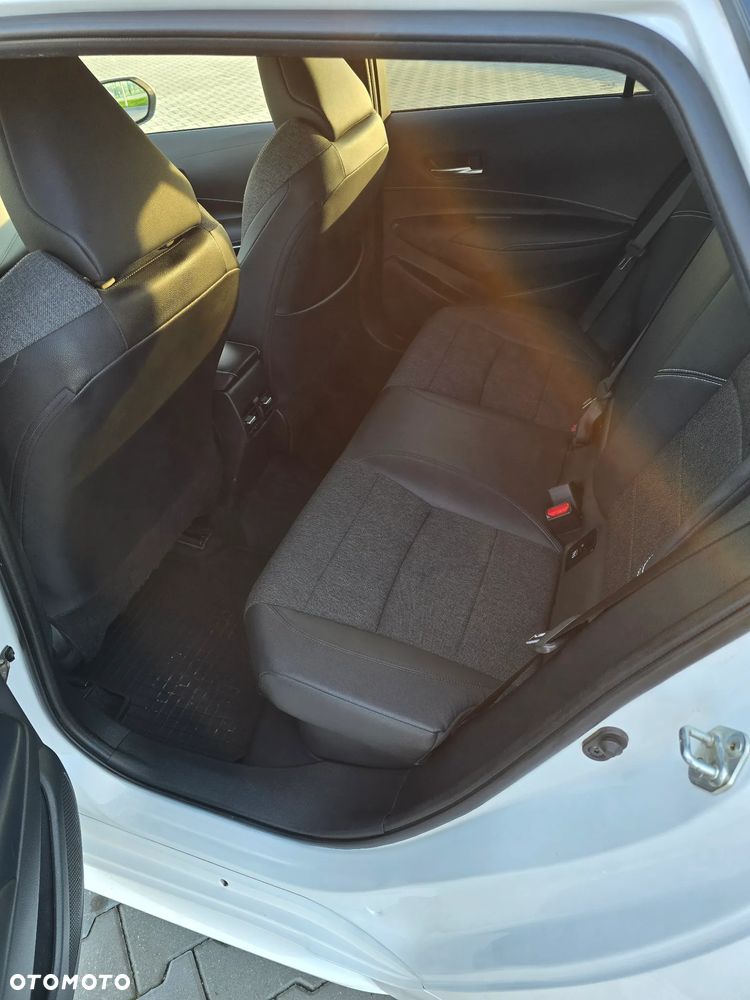 Toyota Corolla 2.0 Hybrid Comfort - 32