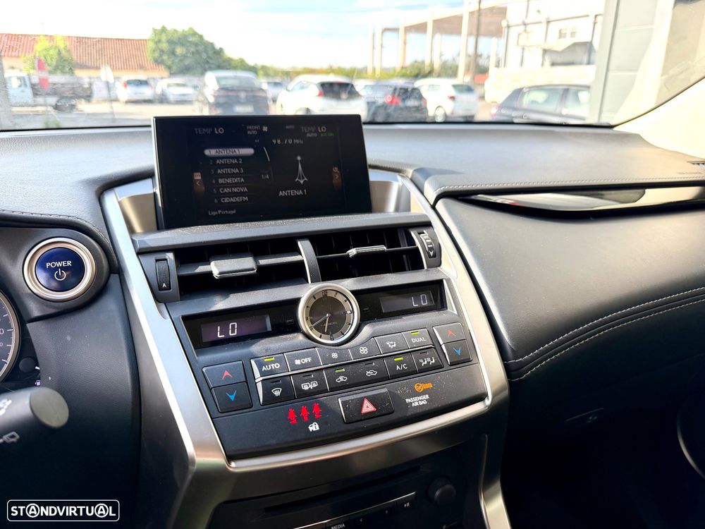 Lexus NX 300h Executive Plus - 11
