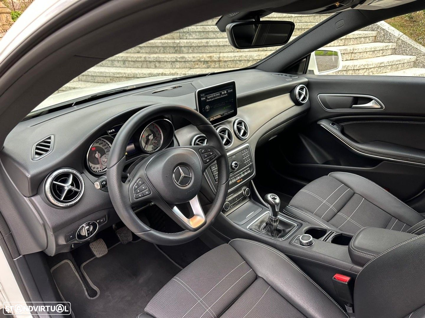 Mercedes-Benz CLA 180 d Shooting Brake - 9