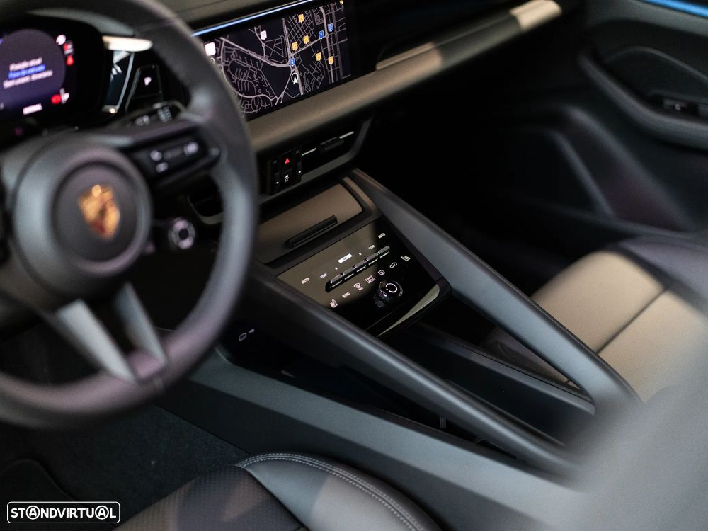 Porsche Macan Electric 4 - 37