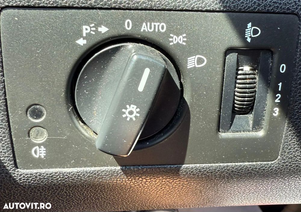 Mercedes-Benz B - 16