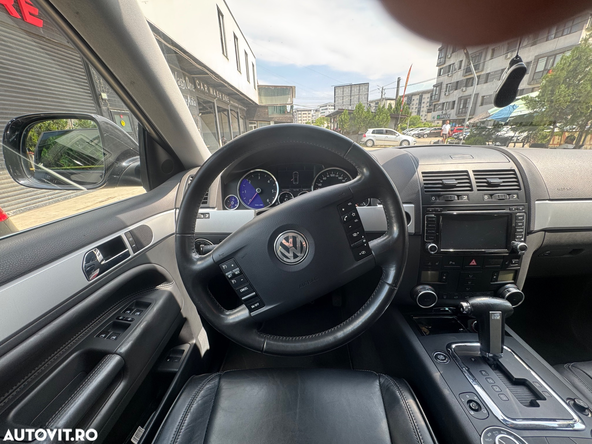 Volkswagen Touareg - 12