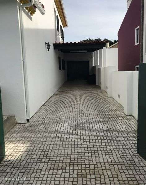 Moradia V4 para arrendar em Loures - Grande imagem: 4/8