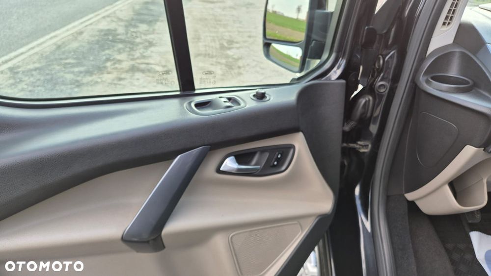 Ford Transit Custom 300 L2H1 VA Limited - 17