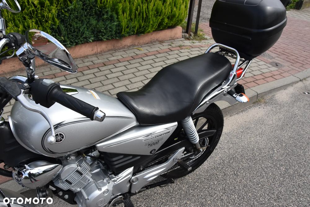 Yamaha YBR - 9