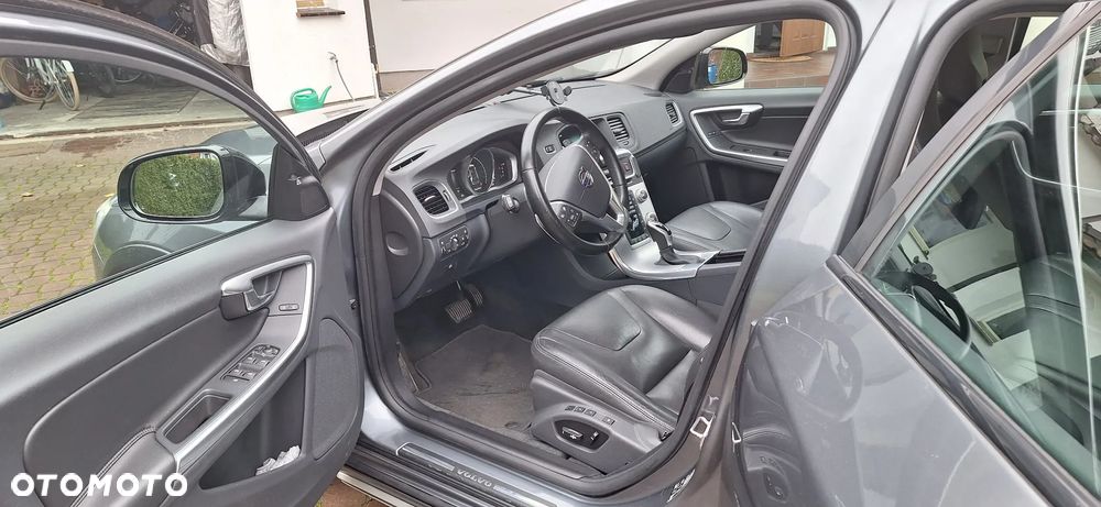 Volvo V60 Cross Country D3 Drive-E Summum - 13