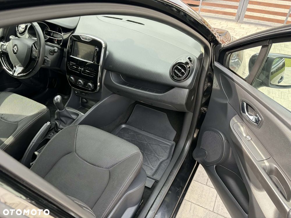 Renault Clio 1.2 16V 75 Collection - 11