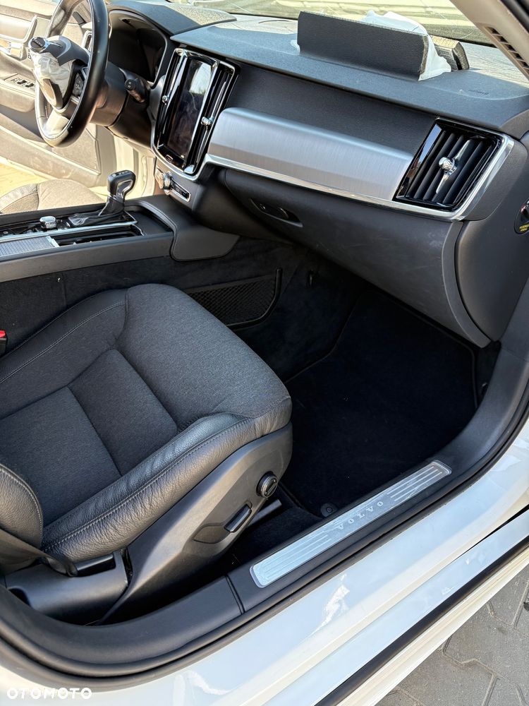 Volvo V90 D3 Momentum Pro - 14