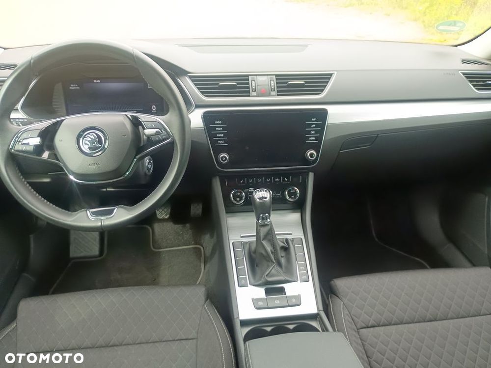 Skoda Superb 2.0 TDI SCR Ambition - 15