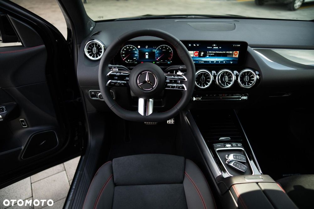 Mercedes-Benz GLA - 20