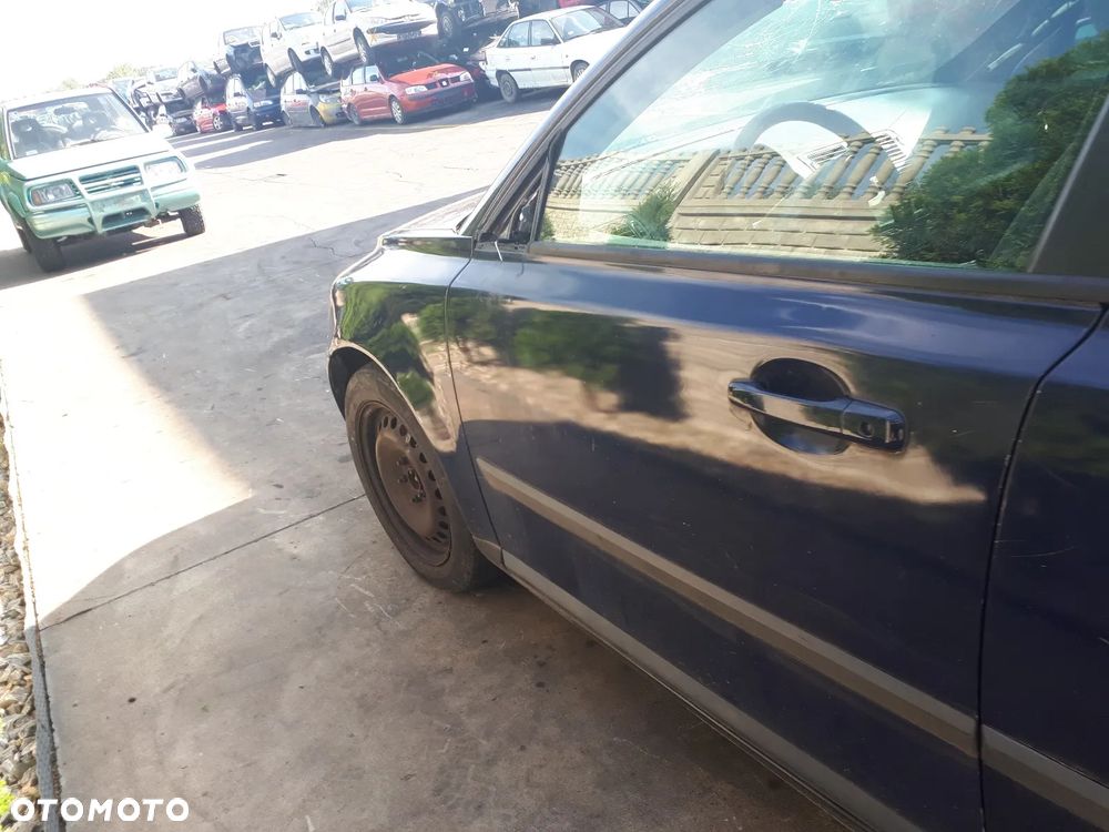 VOLVO V50 04-07 1.6 D  ZDERZAK TYŁ TYLNY 613-46 - 18