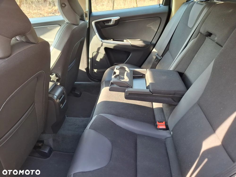 Volvo XC 60 3.2 AWD RDesign - 19