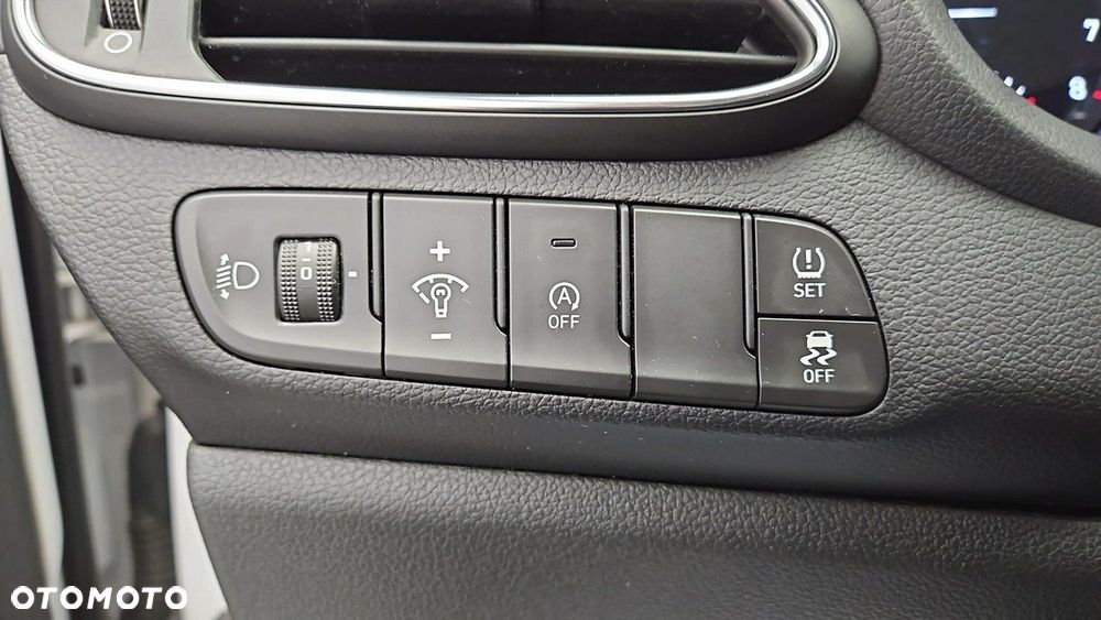 Hyundai i30 1.5 DPI Modern - 17