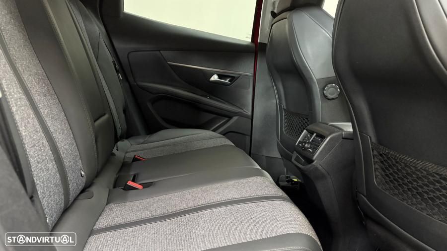 Peugeot 3008 1.5 BlueHDi Allure Pack EAT8 - 32