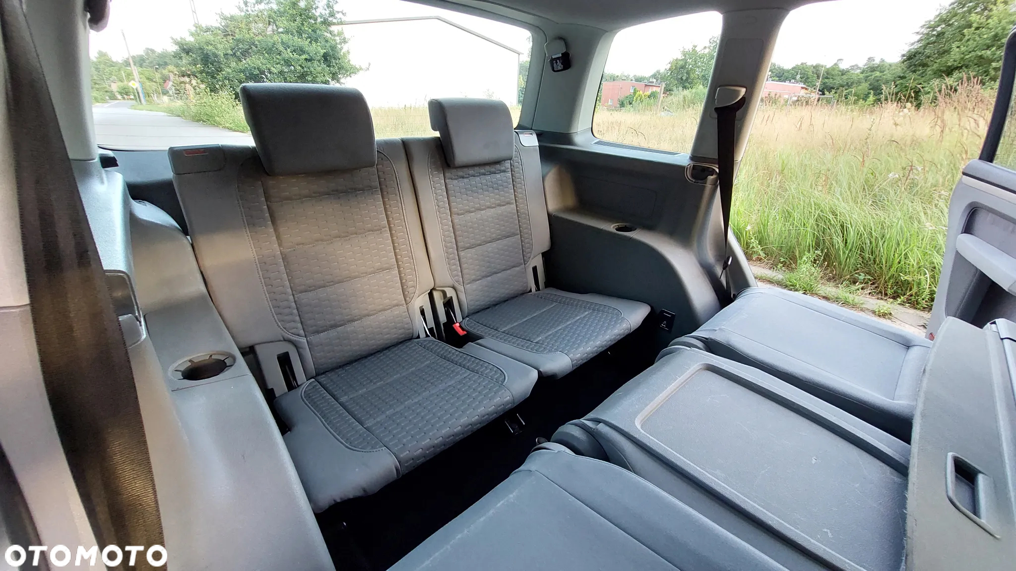 Volkswagen Touran - 16